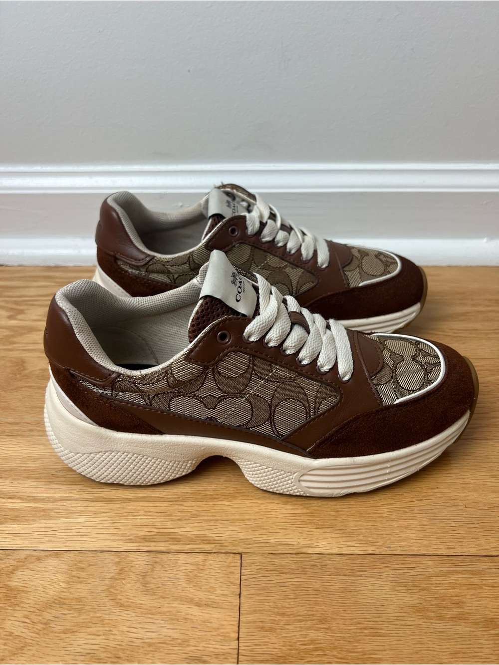 Coach C152 Tech Runner Signature Jacquard Brown Sneakers in Women’s Size 5.5 - Picture 4 of 14
